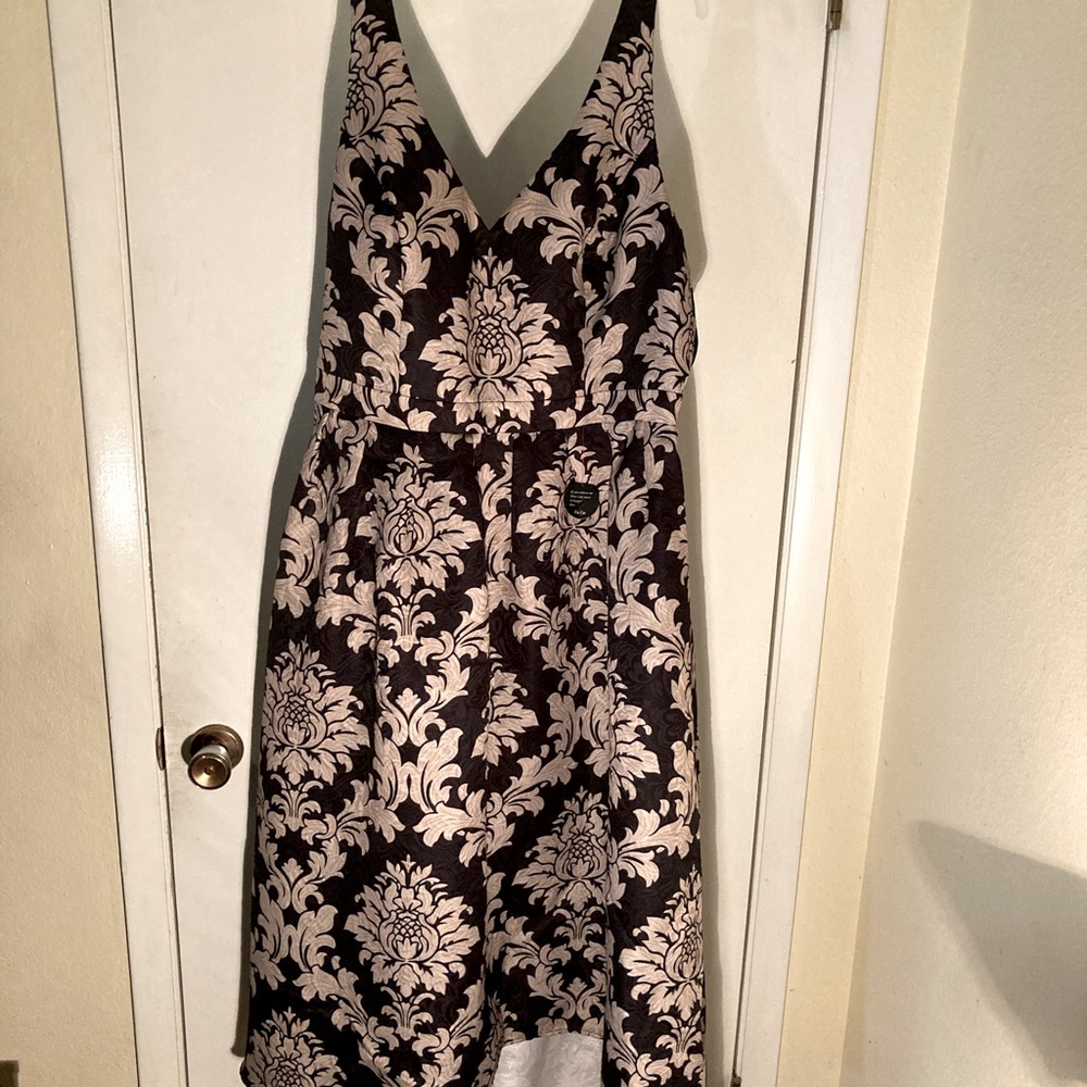Chi Chi London Curve Plunge Prom Dress